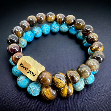 Set aus Armbändern mit Tigeraugen und afrikanischen Jaspisperlen