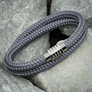 Eigenes Paracord-Armband – graues Seil