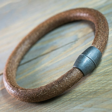 Robustes Wikingerarmband - rundes hellbraunes Lederarmband 8mm