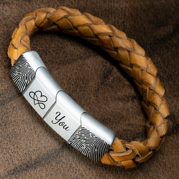 Double fingerprint on bracelet - Braided (light) brown leather