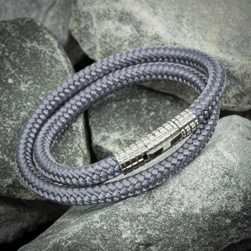 Grijze armbanden