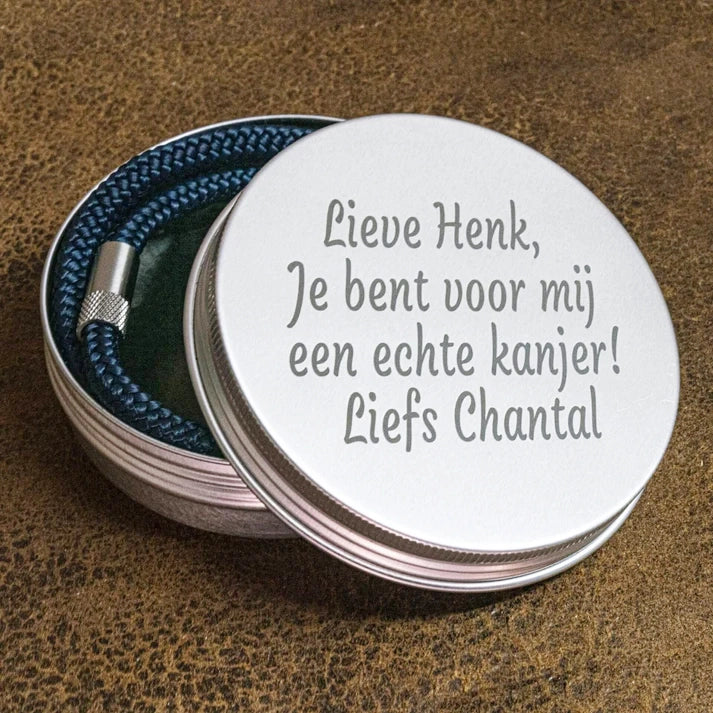 Personalized gift box + own text