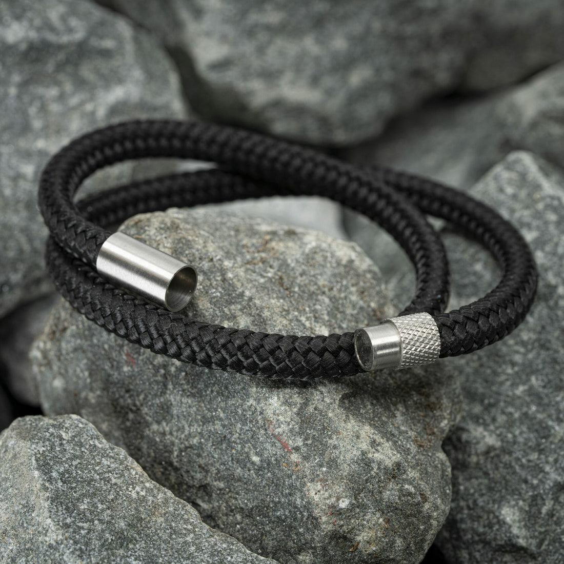 Elite bracelet - Black rope