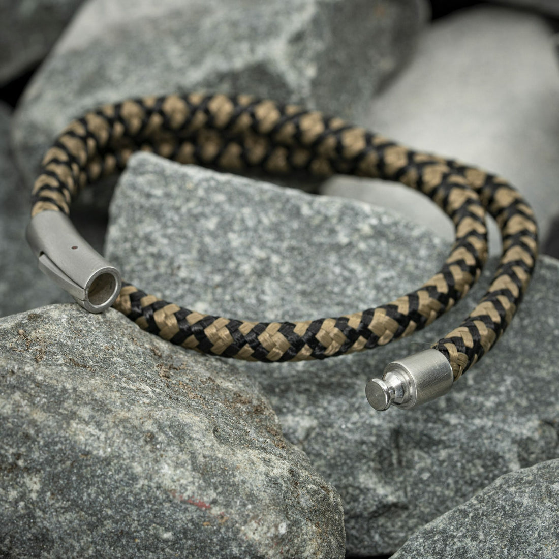 Pressure link bracelet - Black / beige Rope