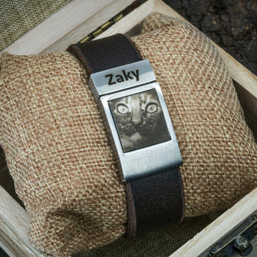 „Eigene Katze“ als Foto auf dem Armband eingraviert