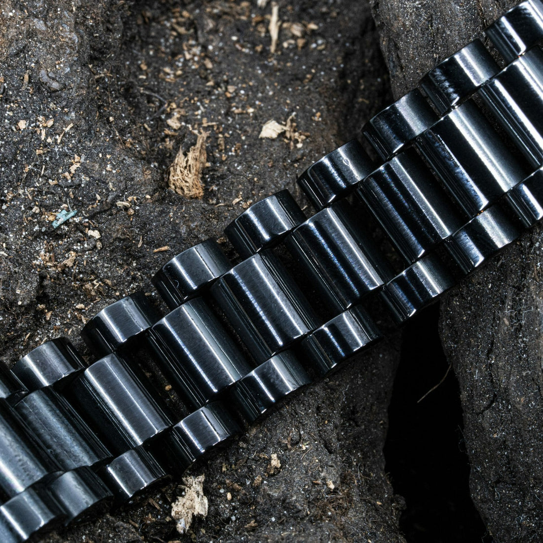 Schwarzes mehrgliedriges Armband + eigene Textgravur