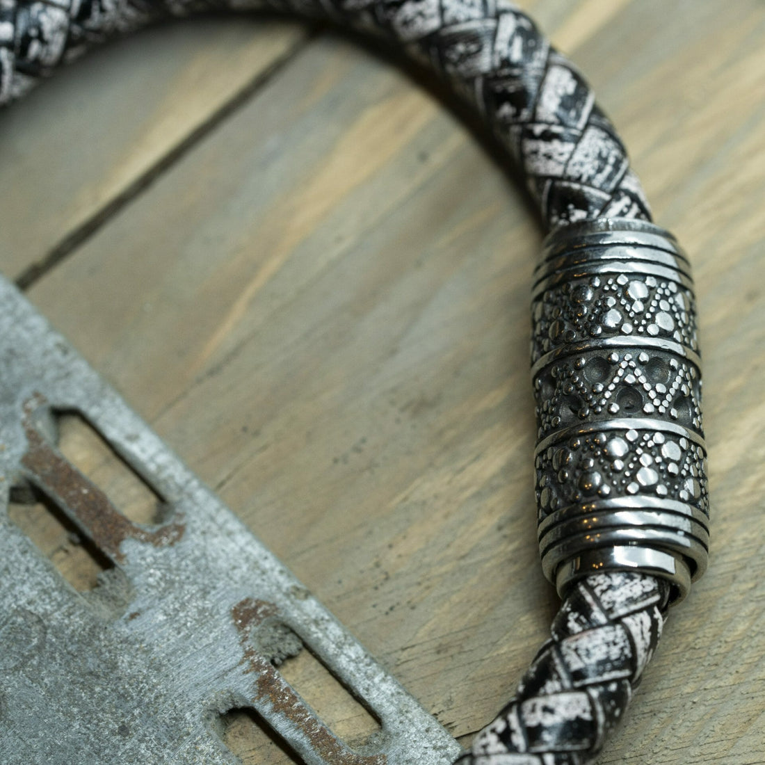 Geflochtenes Lederarmband „Weiß/Schwarz“, 8 mm