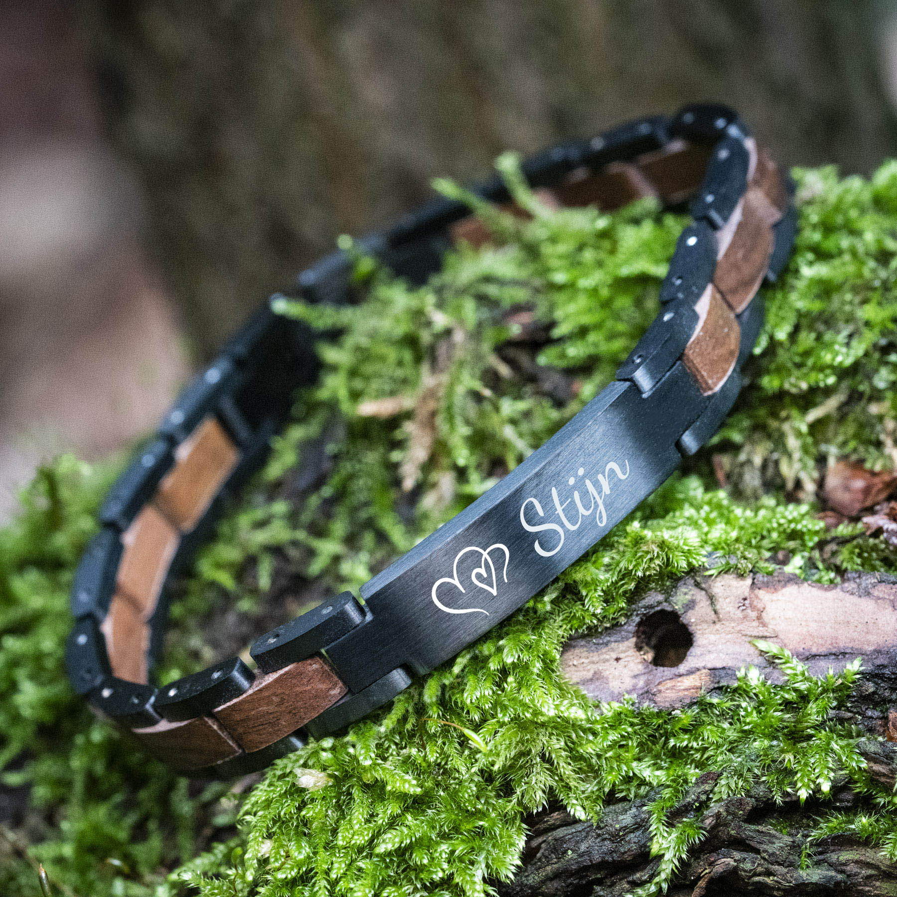 Small Love (TIMBERWOOD) – Schwarzes Holzarmband